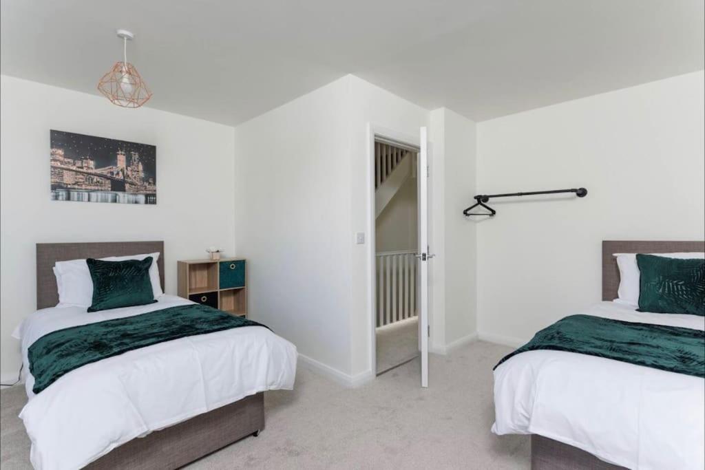 ליברפול Luxury 3-Bedroom, 2-Bathroom Home Sleeps 7 People מראה חיצוני תמונה